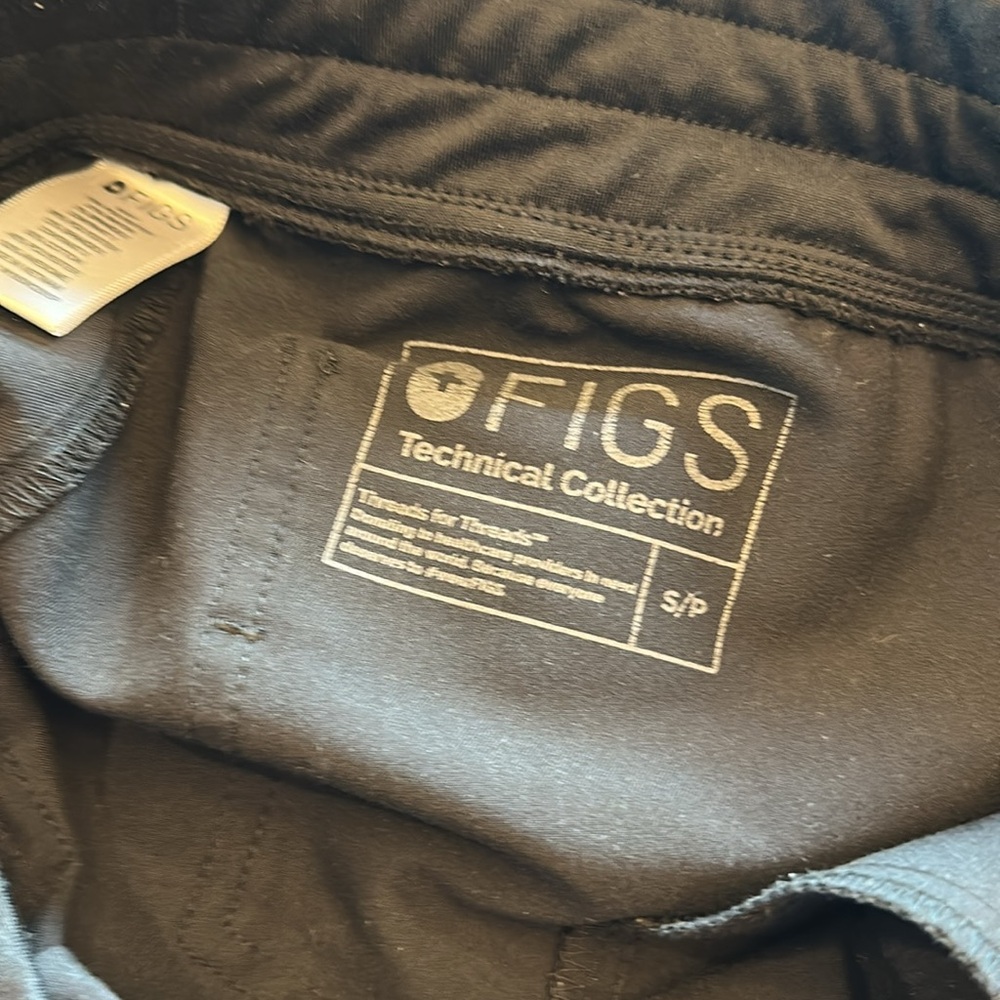 Figs Black Scrub Set - Picture 5 of 5